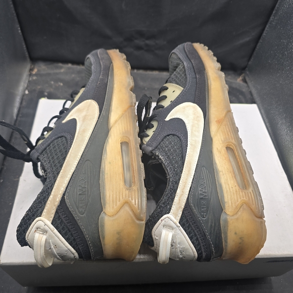 Nike Black and Gold Men\'s Shoes‎ main image 5